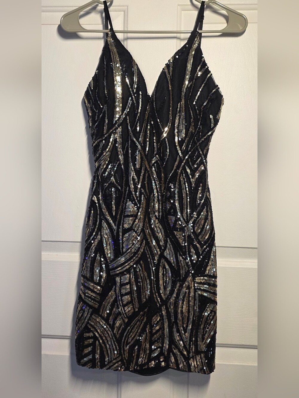 Black & Gold Sequin V-Neck Elegant Dress